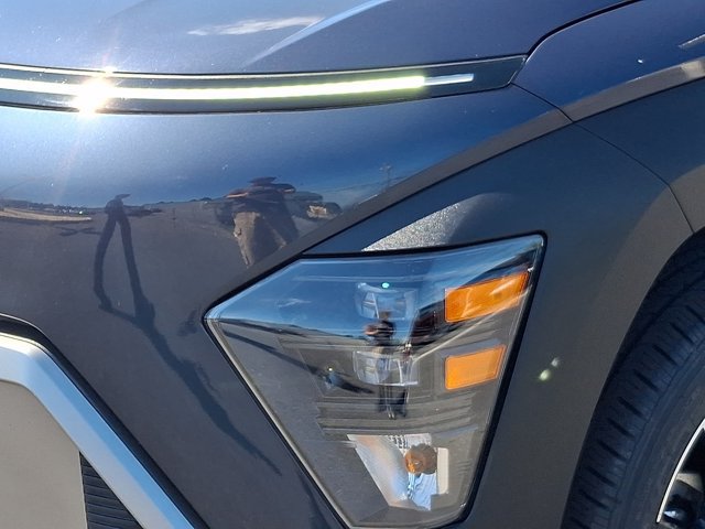 Used 2025 Hyundai Kona SEL AWD/4WD image 9