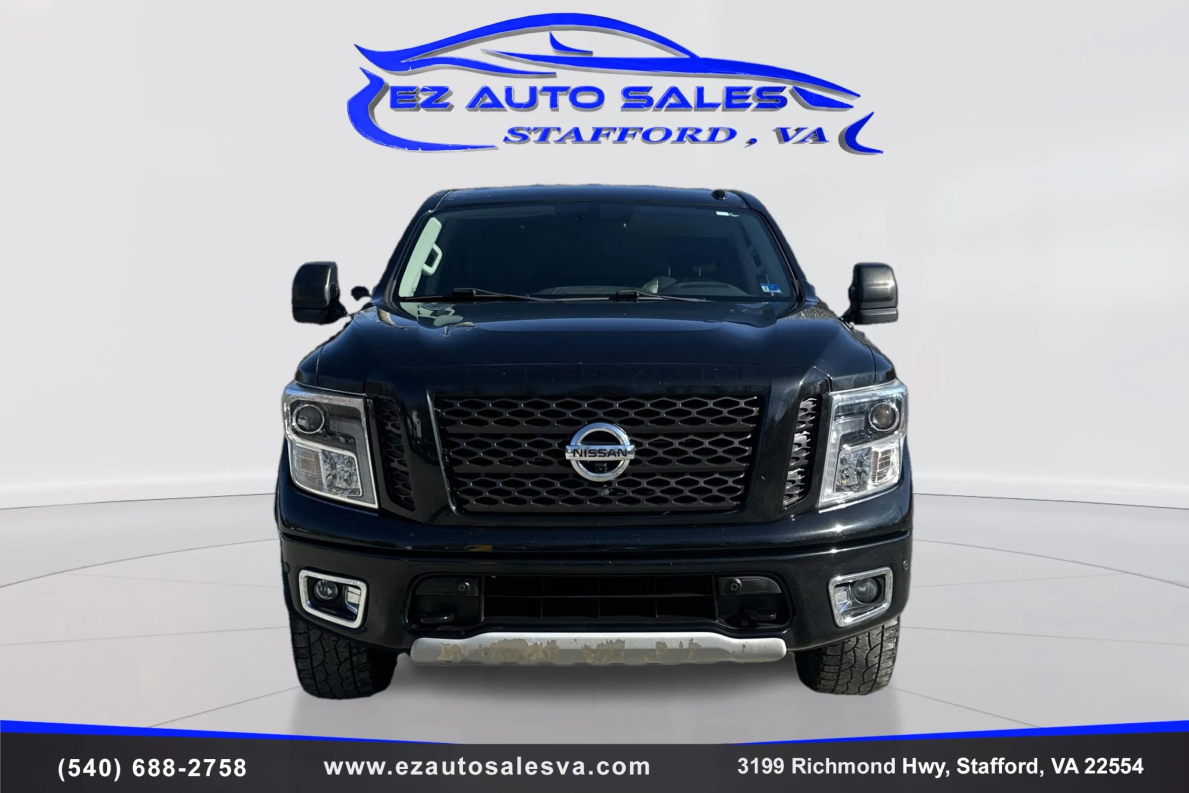 Used 2019 Nissan Titan PRO-4X w/ Pro-4x Convenience Package image 2