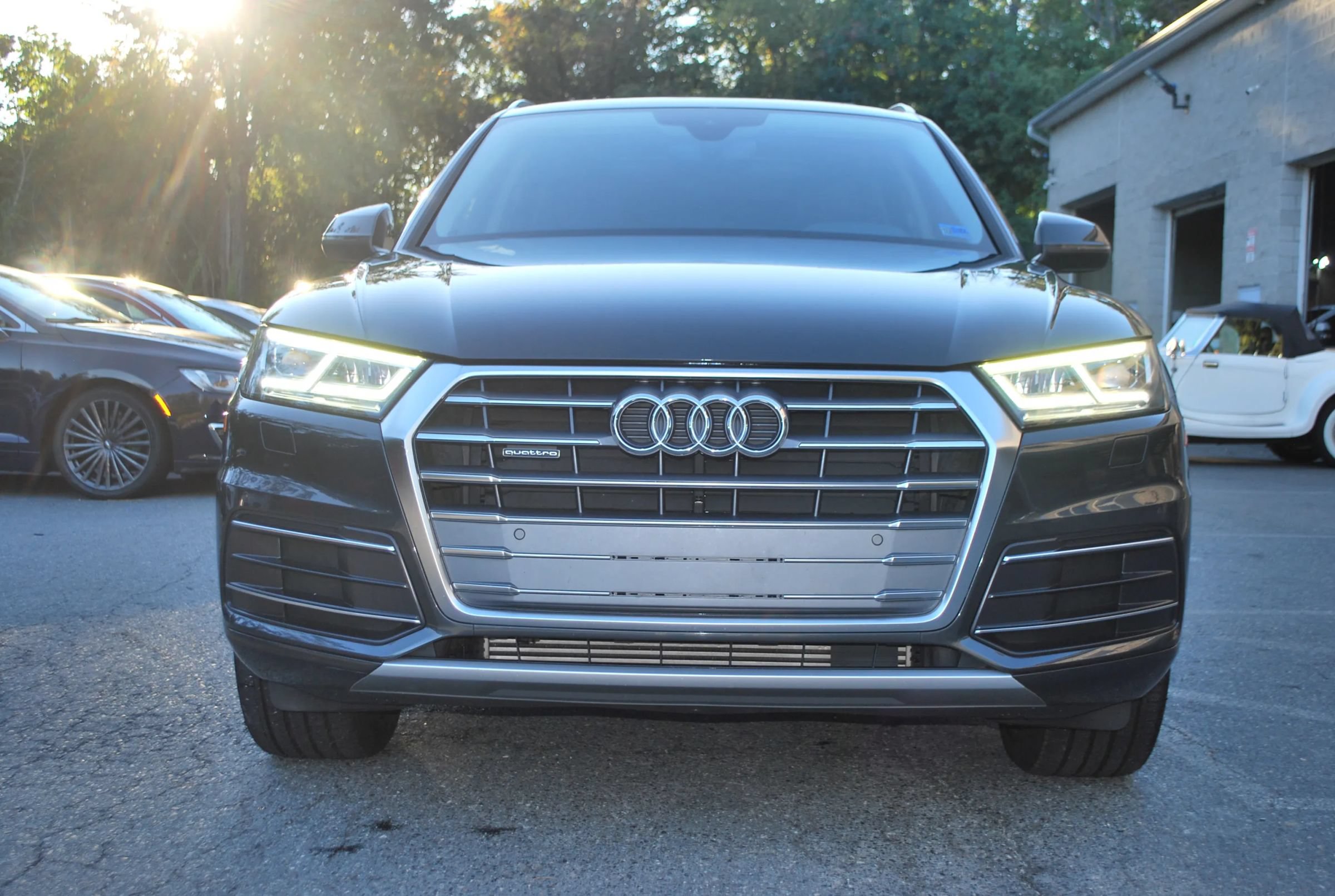 Used 2019 Audi Q5 2.0T Premium Plus w/ Premium Plus Package AWD/4WD image 2