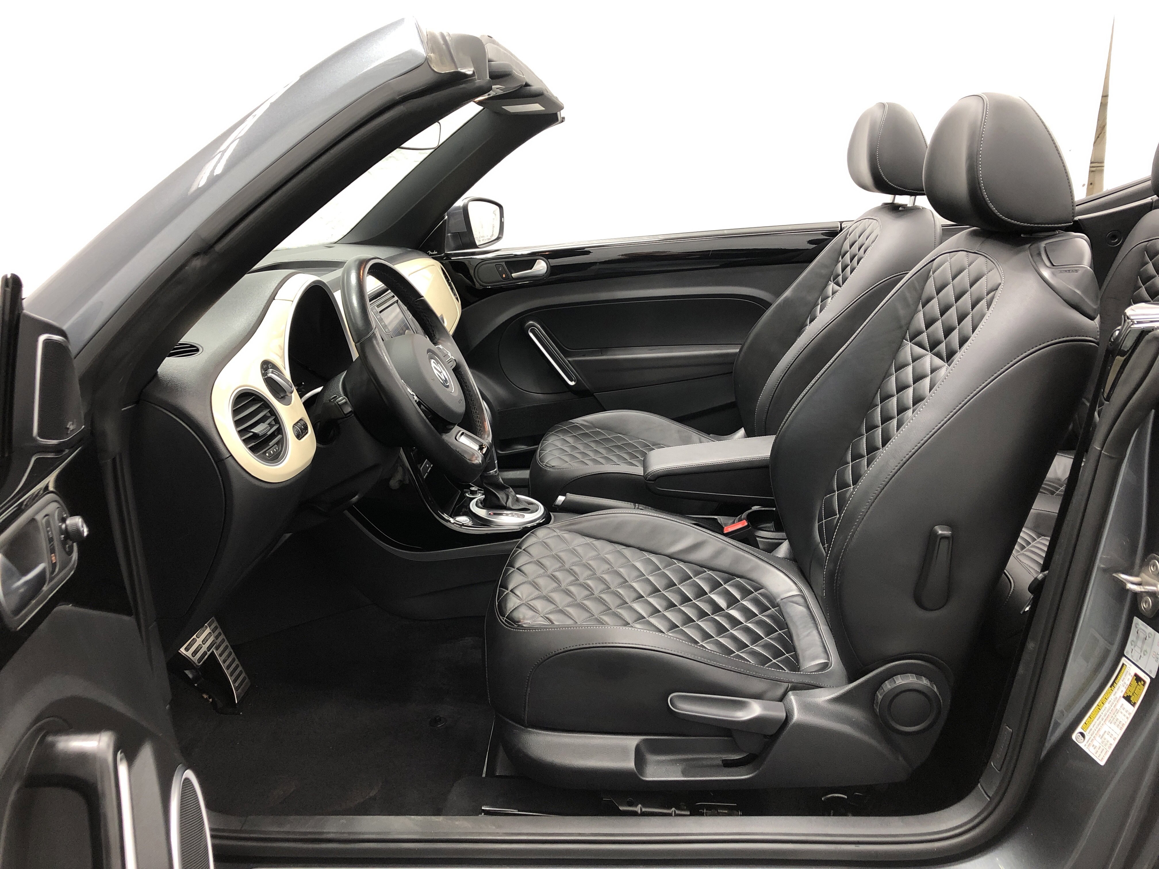 Used 2019 Volkswagen Beetle 2.0T Final Edition SEL image 13