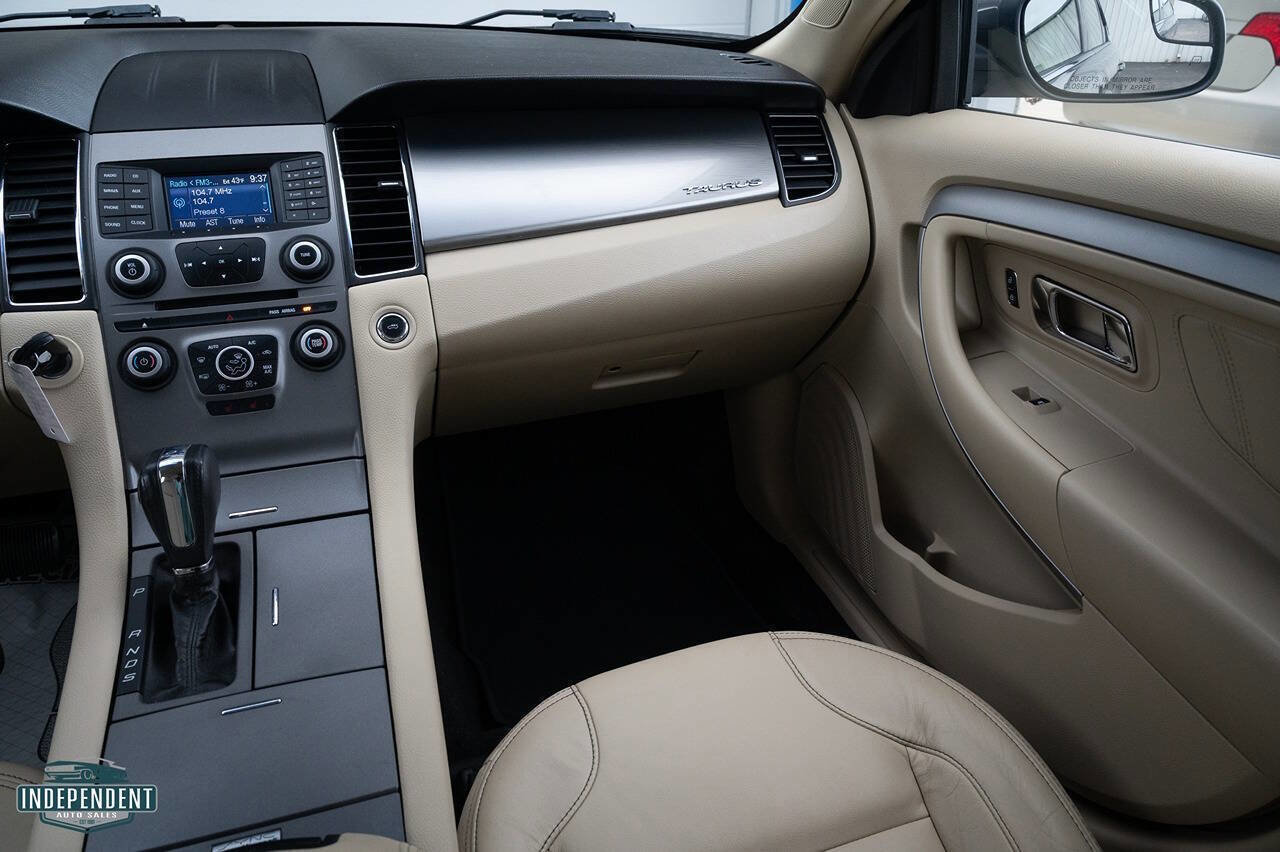Used 2013 Ford Taurus SEL image 10
