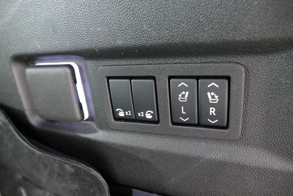 Used 2024 GMC Yukon Denali w/ Max Trailering Package AWD/4WD image 3