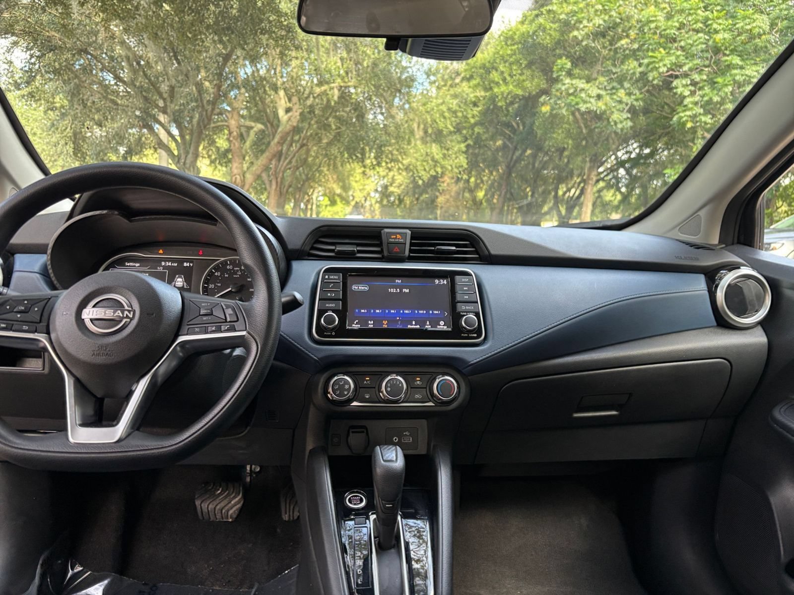 Used 2025 Nissan Versa SV FWD image 31