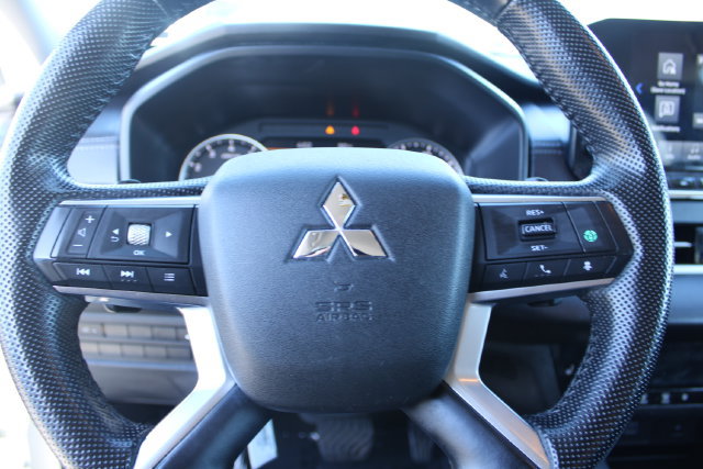 Used 2024 Mitsubishi Outlander SE AWD/4WD image 17