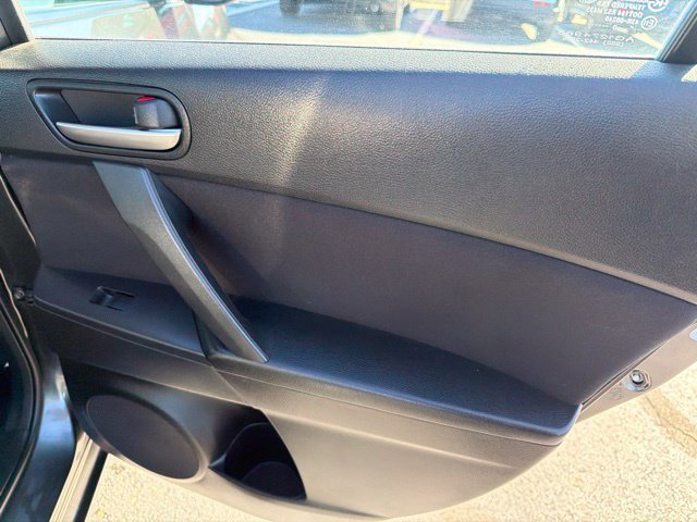 Used 2011 MAZDA MAZDA3 i Touring FWD image 30