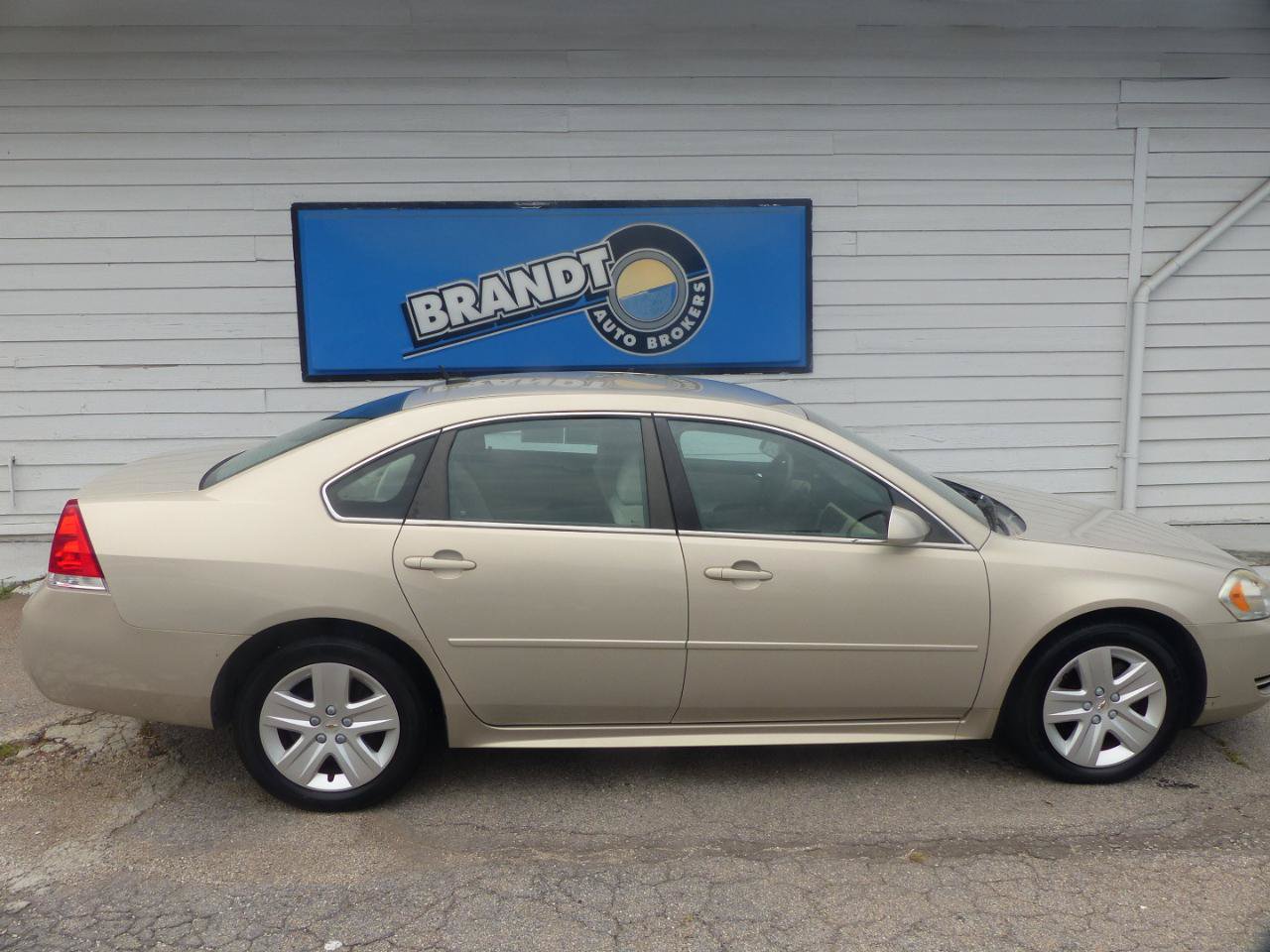 Used 2010 Chevrolet Impala LS FWD image 29