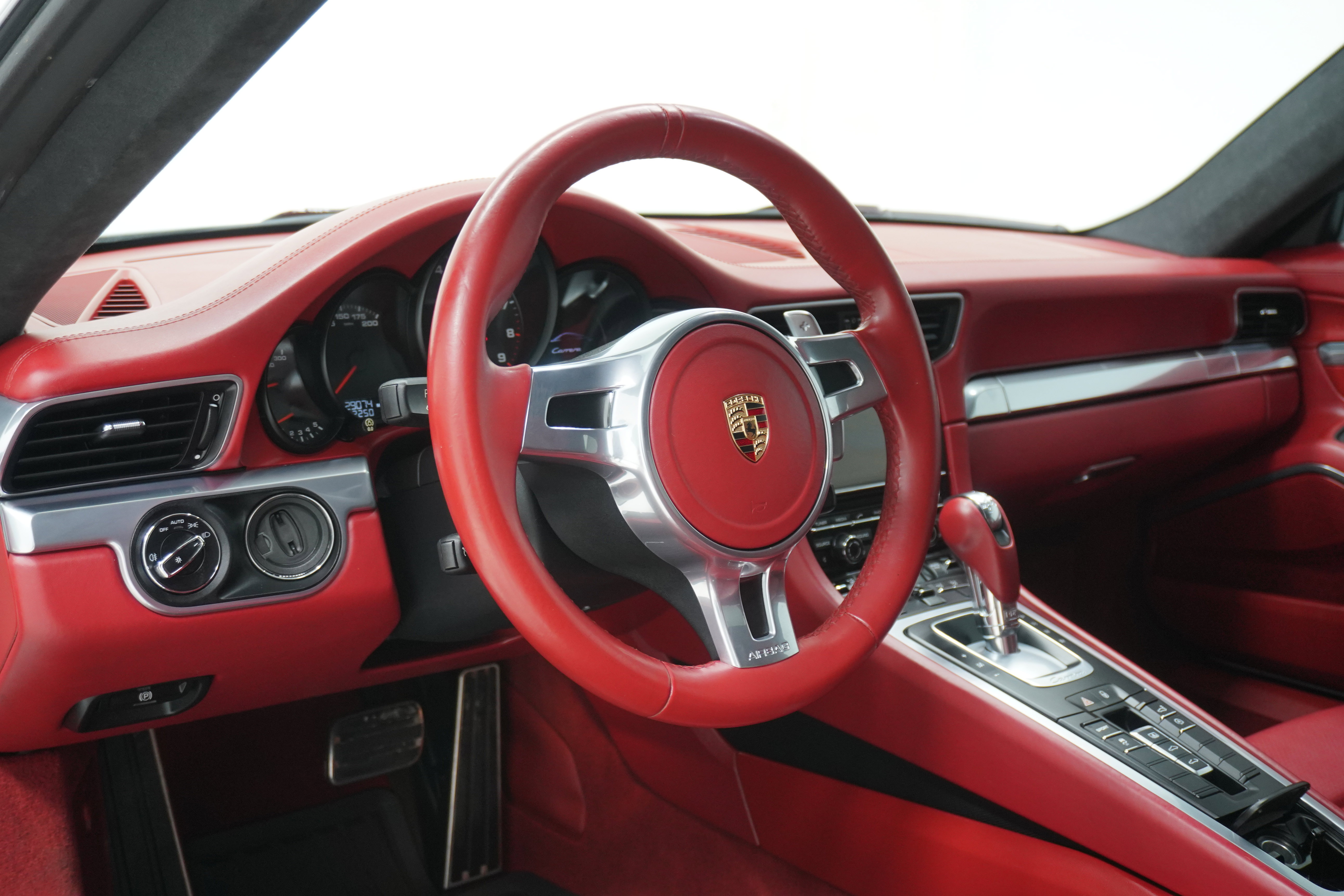 Used 2015 Porsche 911 Carrera image 9