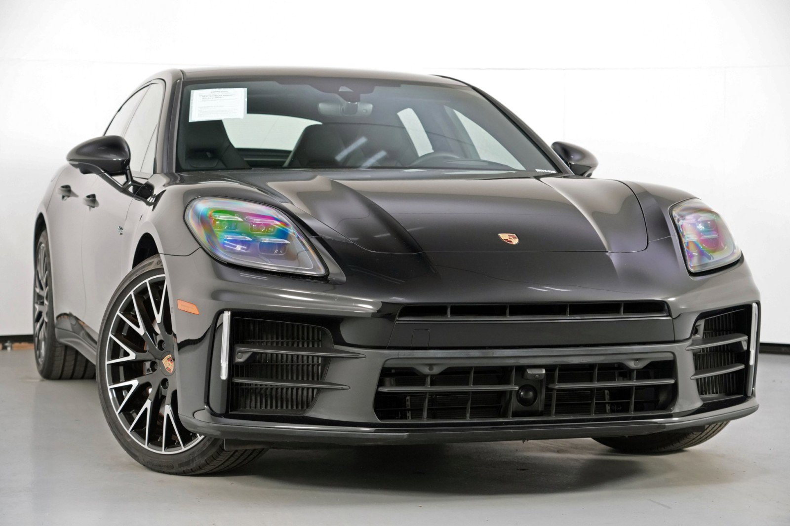 Used 2025 Porsche Panamera 4S w/ Premium Package image 4