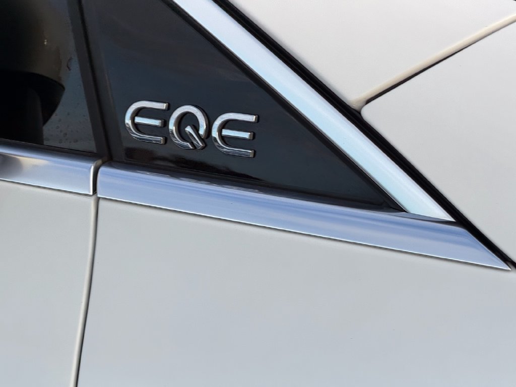 Used 2023 Mercedes-Benz EQE 350+ 4MATIC SUV image 11