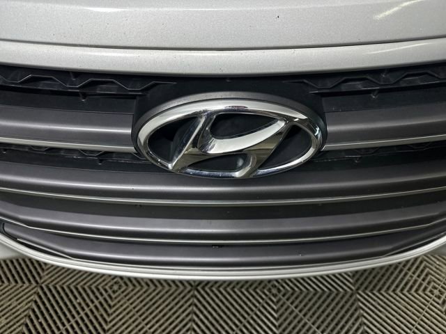 Used 2017 Hyundai Elantra GT image 9