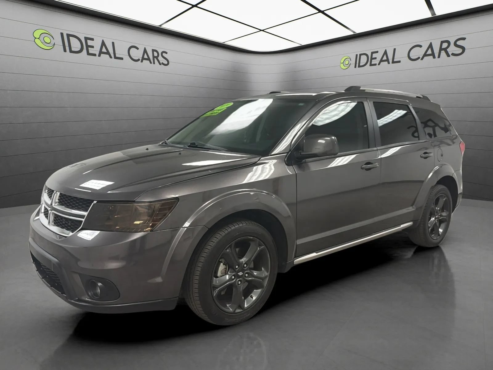 Used 2019 Dodge Journey Crossroad FWD image 1