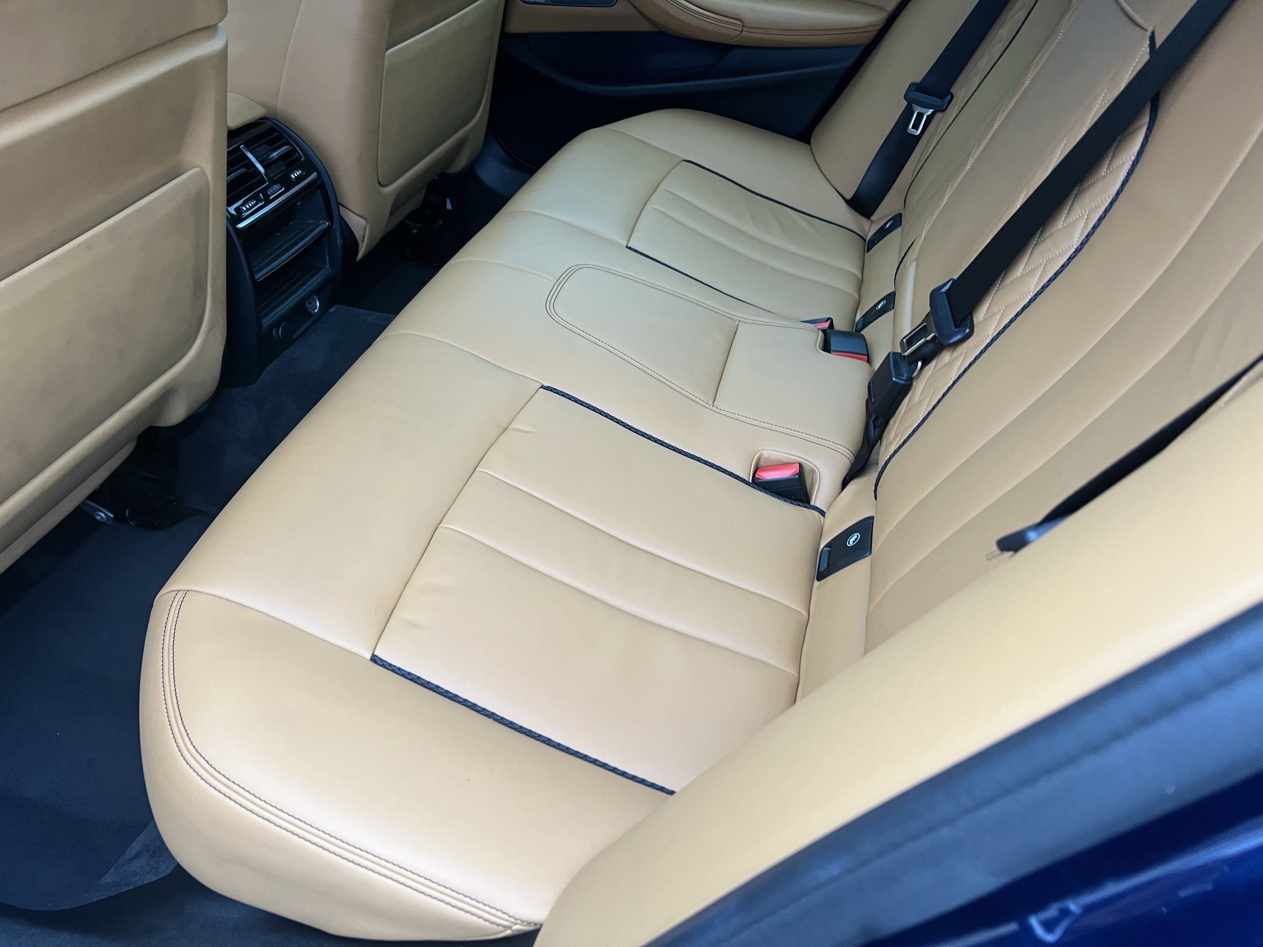 Used 2019 BMW M550i xDrive image 30