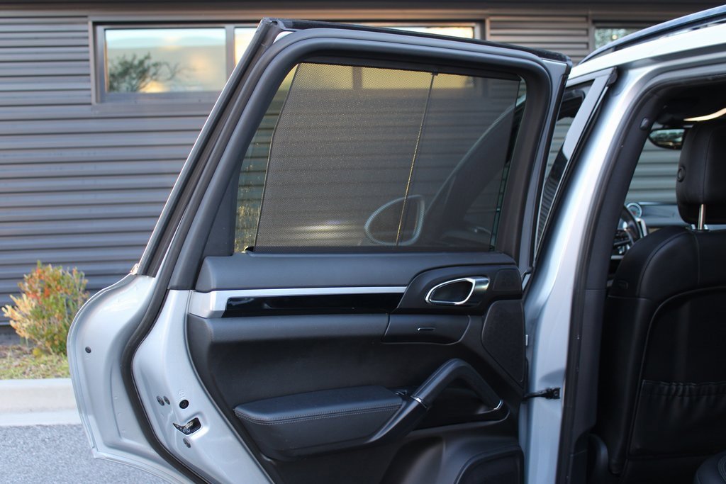 Certified 2016 Porsche Cayenne image 34