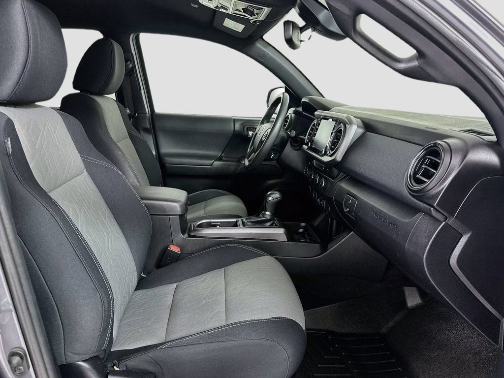 Used 2021 Toyota Tacoma TRD Off-Road AWD/4WD image 30