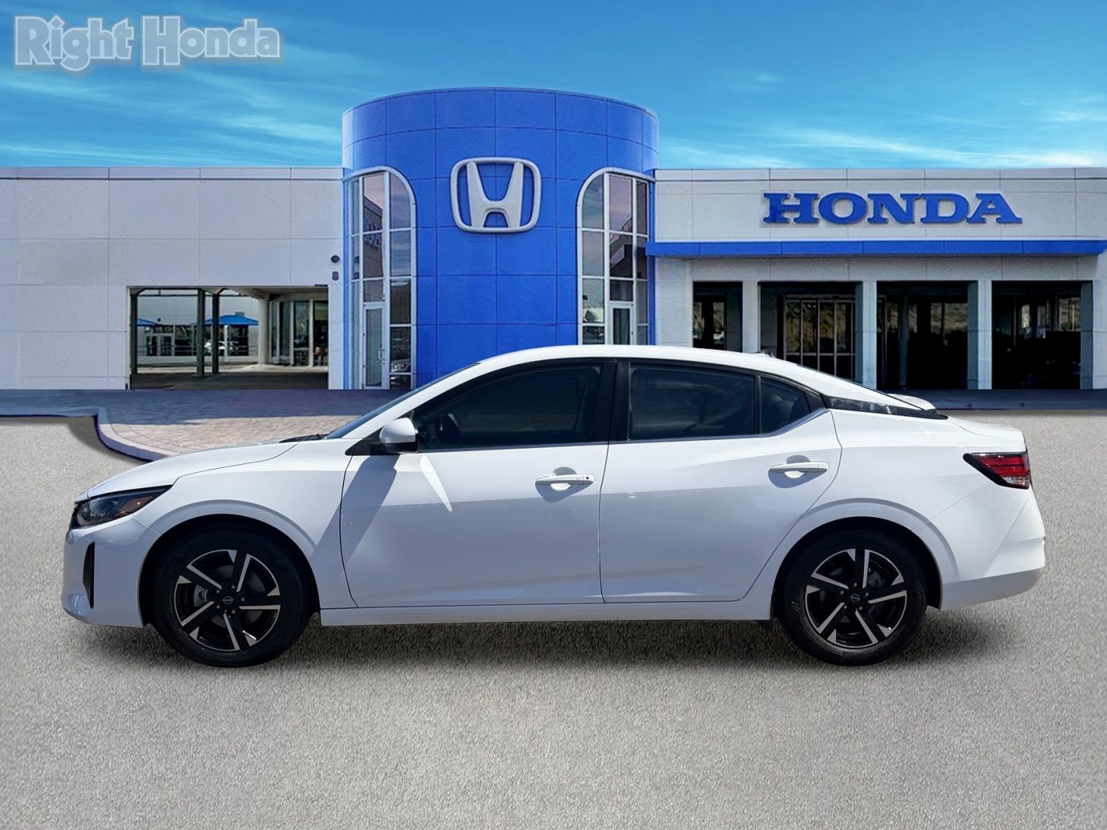 Used 2024 Nissan Sentra SV FWD image 3