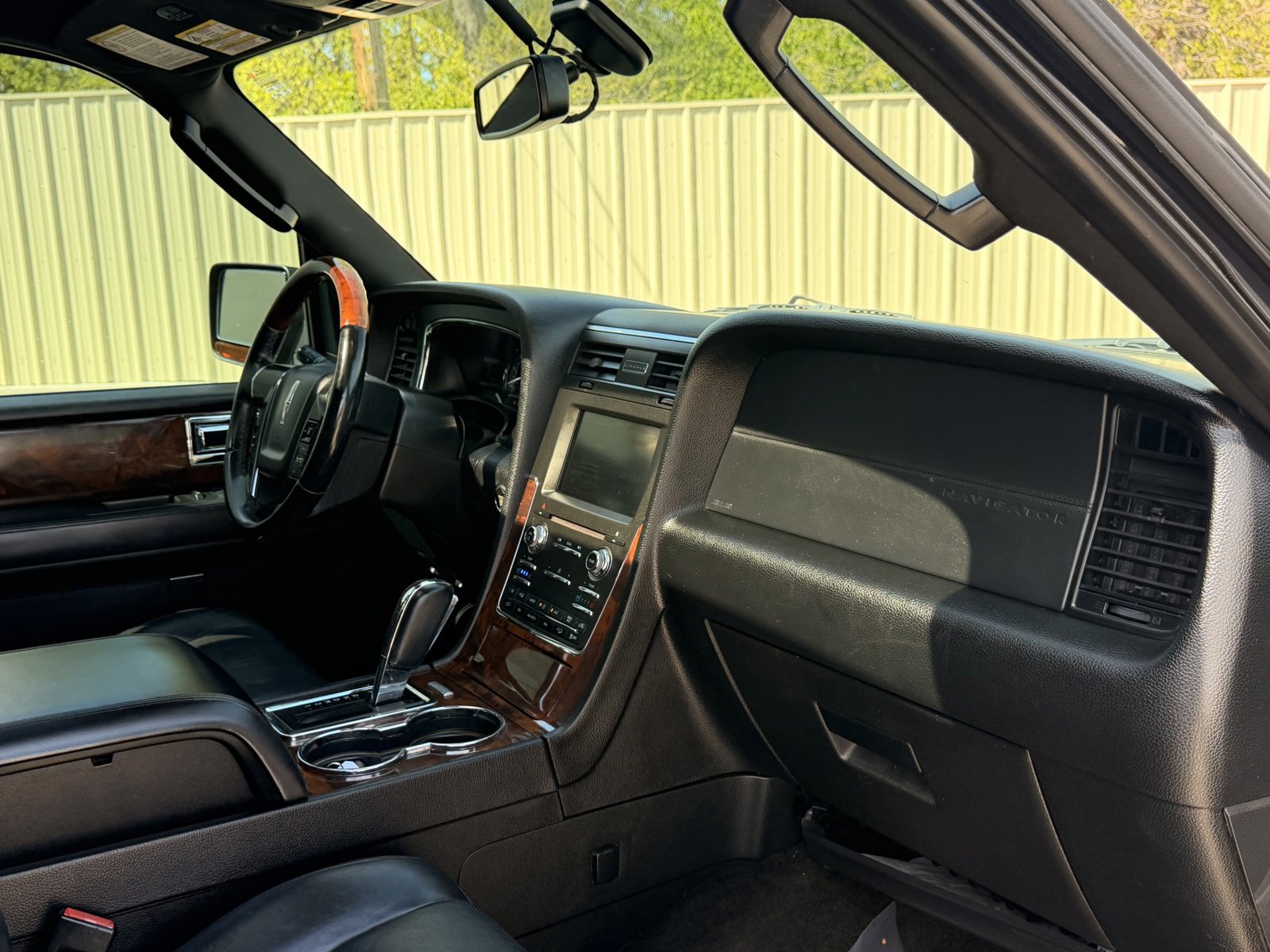 Used 2015 Lincoln Navigator 4WD image 24