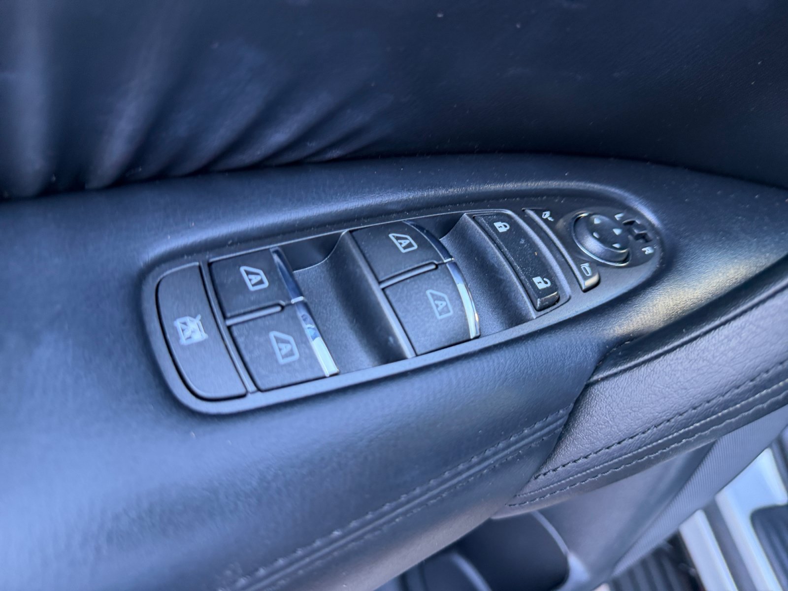 Used 2022 Nissan Armada SV RWD image 20