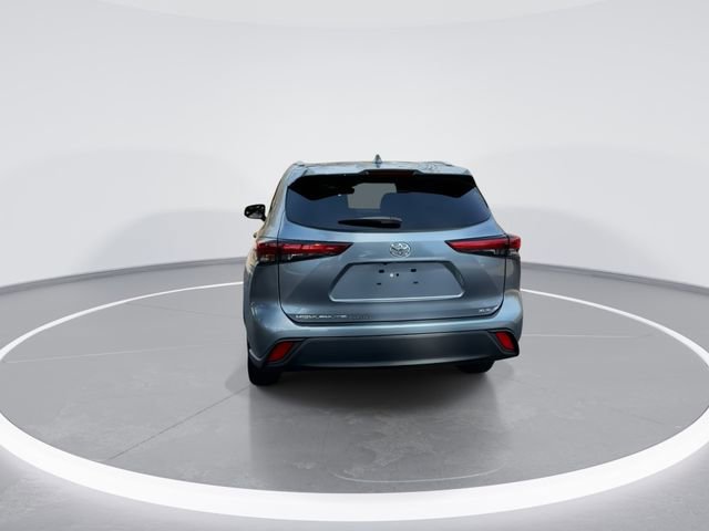 Used 2023 Toyota Highlander XLE image 7