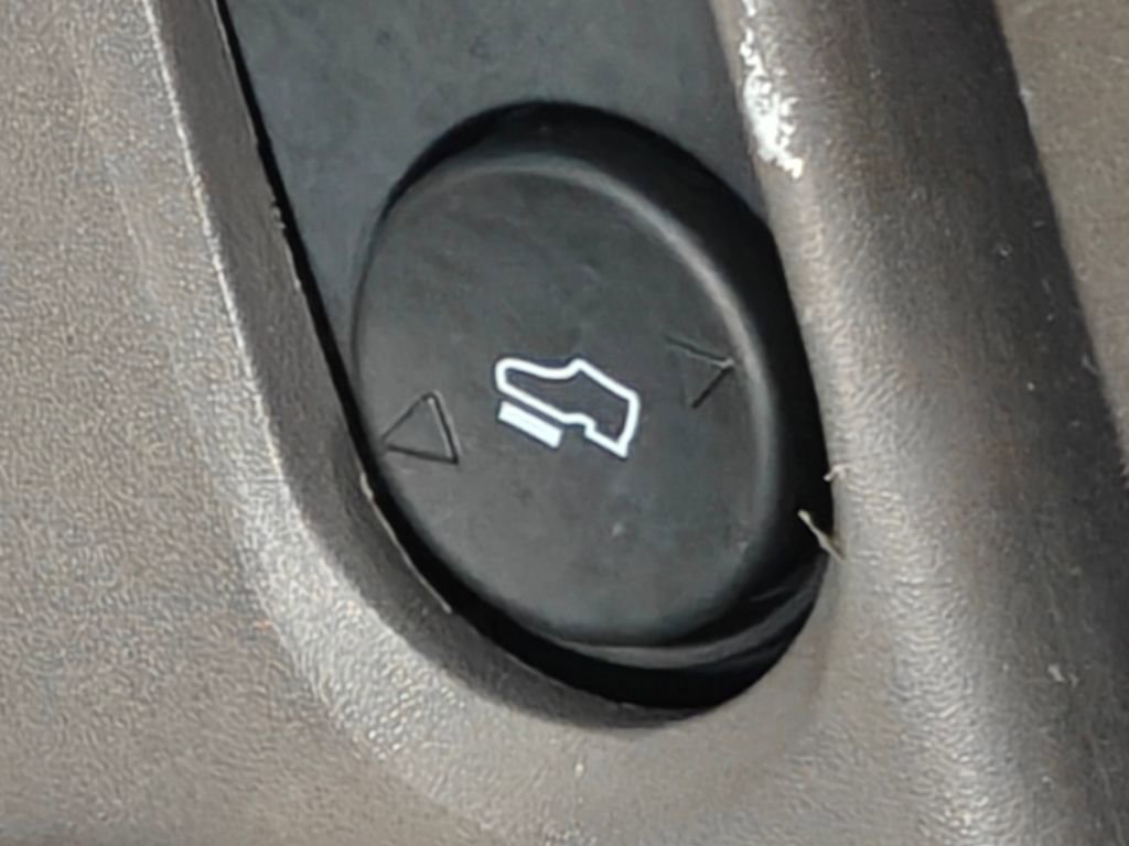 Used 2011 Ford F150 Lariat w/ Lariat Plus Pkg RWD image 14