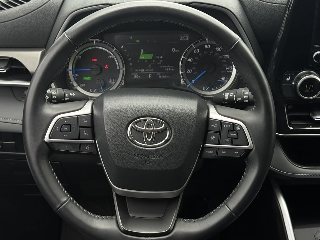 Used 2024 Toyota Highlander XLE AWD/4WD image 14