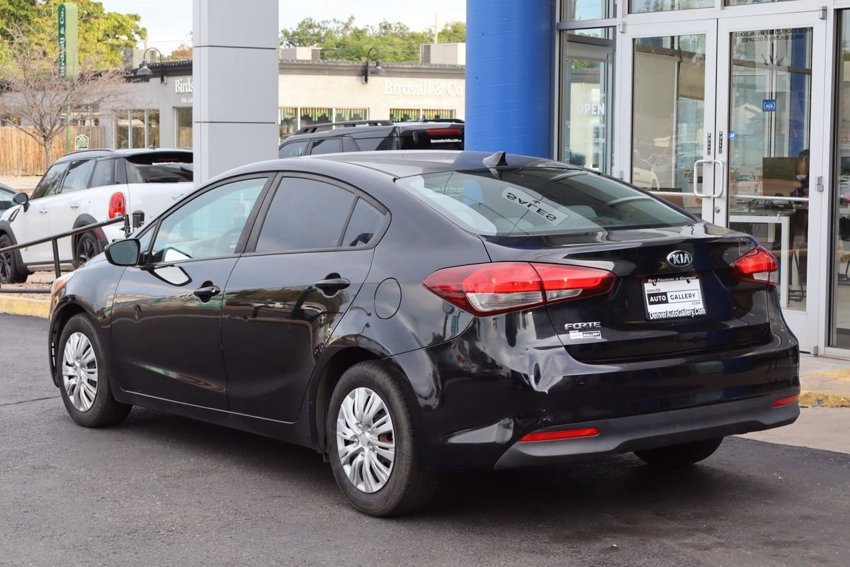 Used 2017 Kia Forte LX image 3