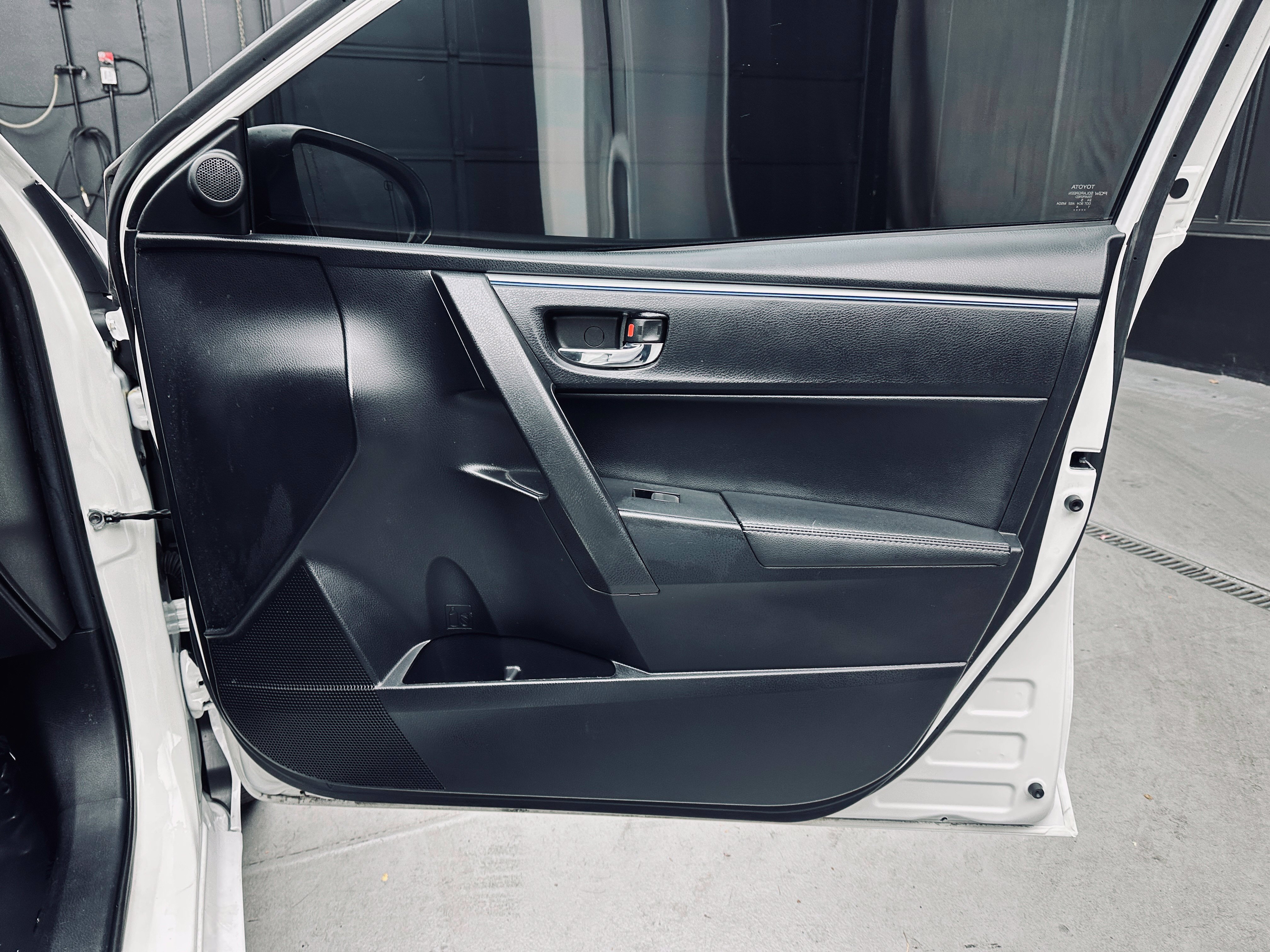 Used 2015 Toyota Corolla S FWD image 23