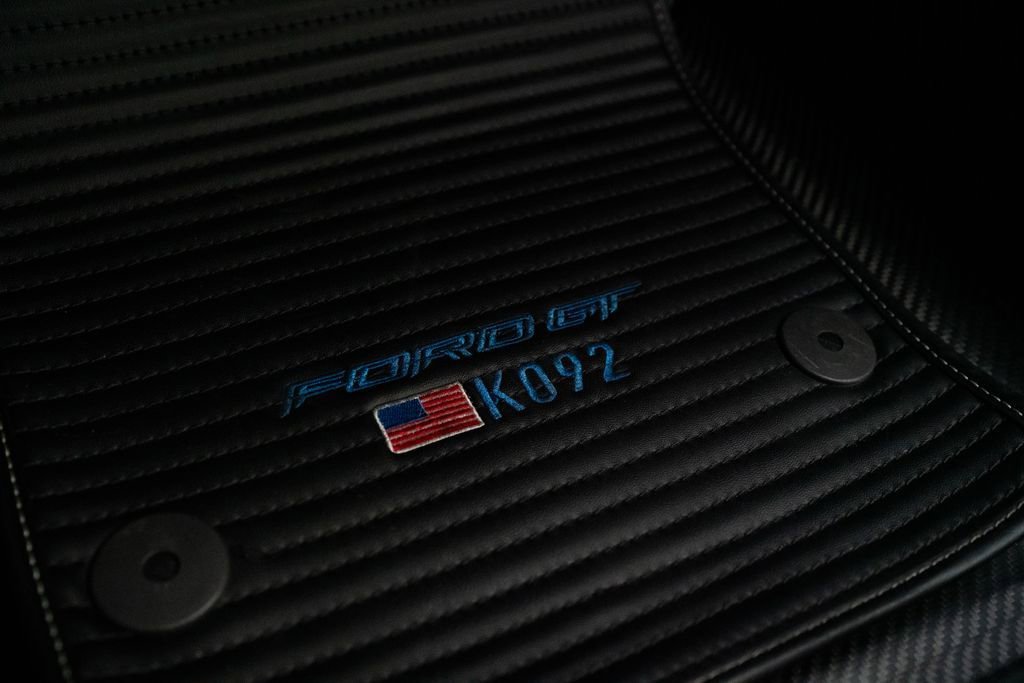 Used 2019 Ford GT RWD image 35