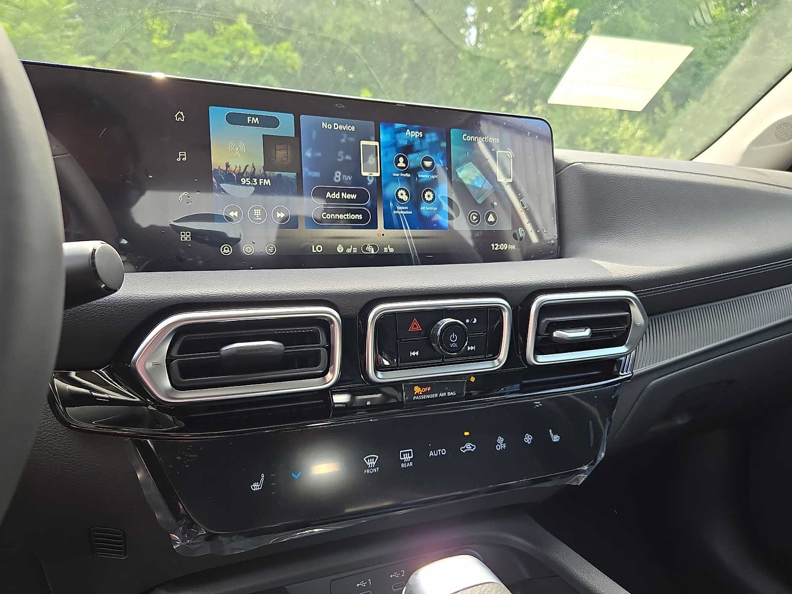 New 2027 Nissan Sentra SV w/ SV Convenience Package FWD image 13