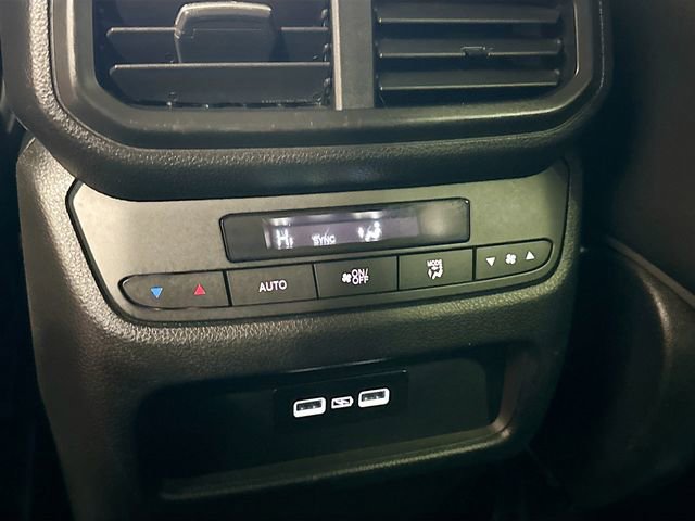 Used 2023 Honda Pilot Touring image 27