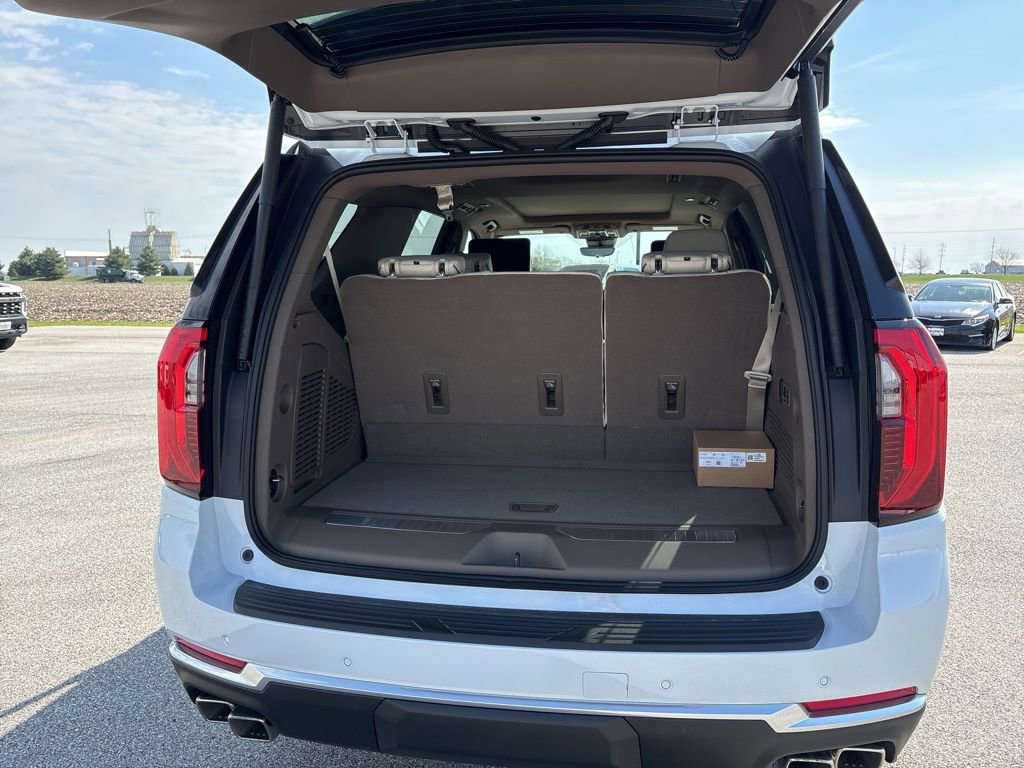 New 2026 GMC Yukon Denali image 8