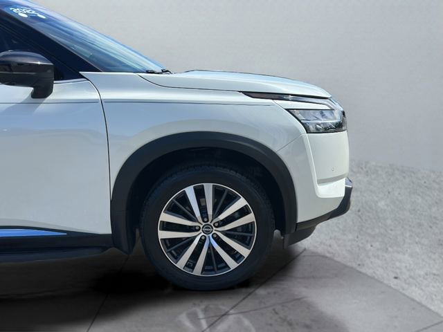 Used 2022 Nissan Pathfinder Platinum w/ Cargo Package image 30