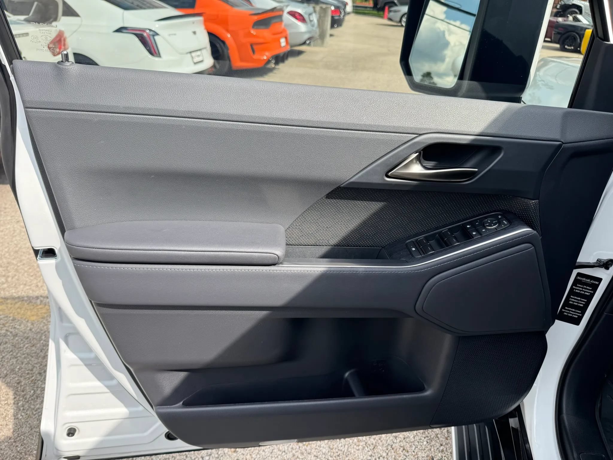 Used 2026 Lexus GX 550 w/ Accessory Package (2T) AWD/4WD image 17