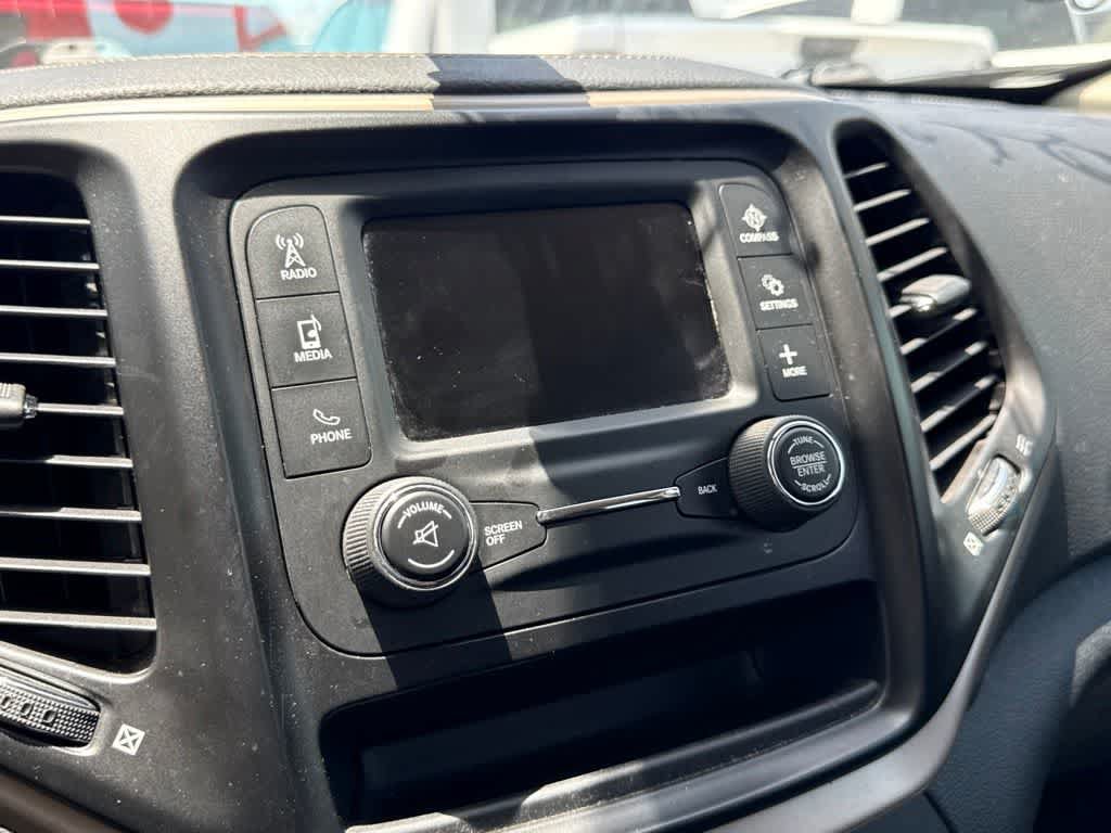 Used 2016 Jeep Cherokee Sport FWD image 20