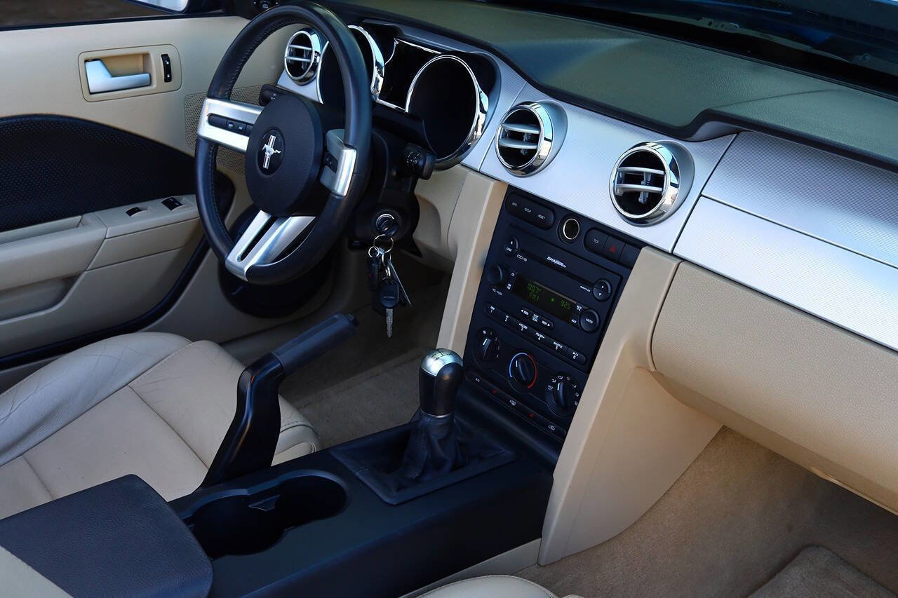 Used 2007 Ford Mustang Premium RWD image 29