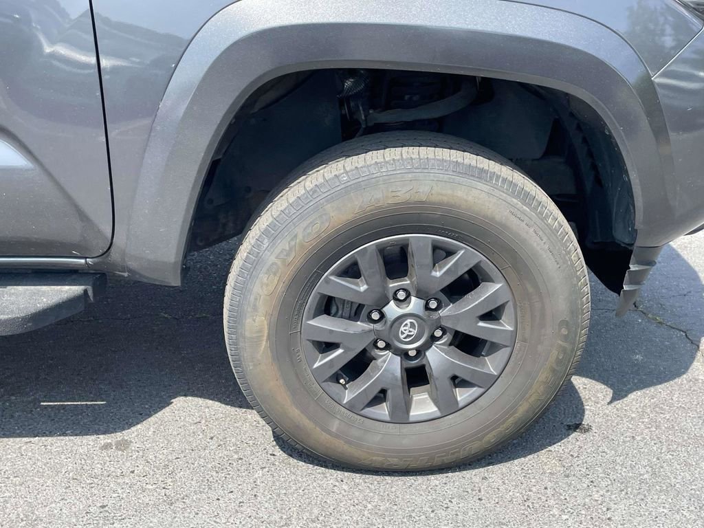 Used 2023 Toyota Tacoma SR5 AWD/4WD image 30