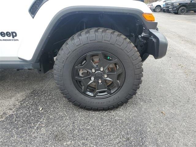 New 2023 Jeep Gladiator Willys image 6