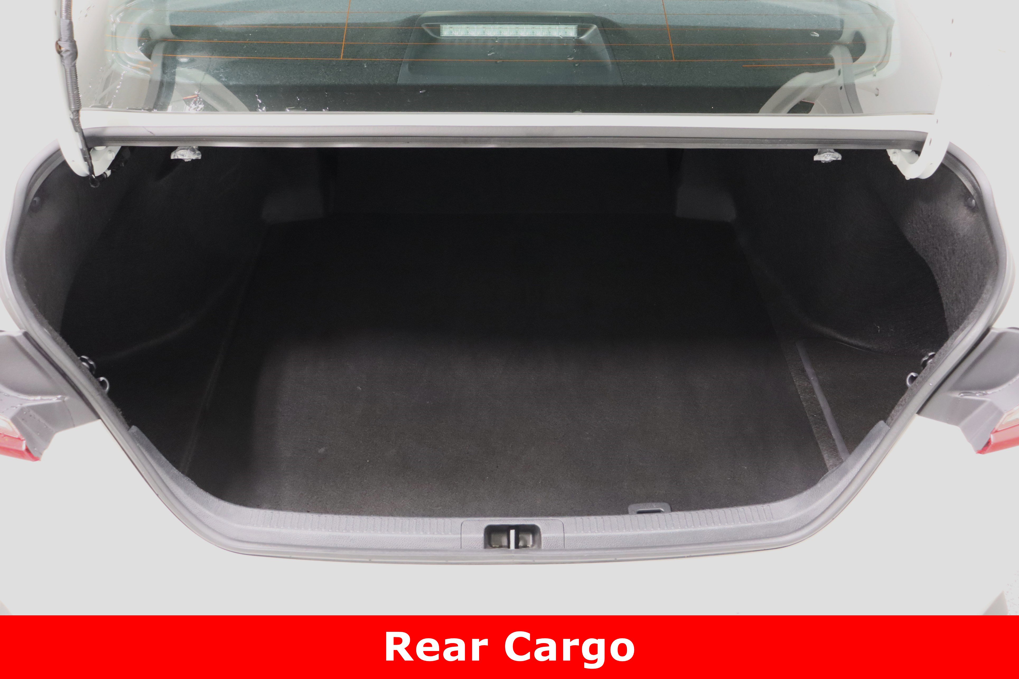 Used 2025 Toyota Camry SE image 32