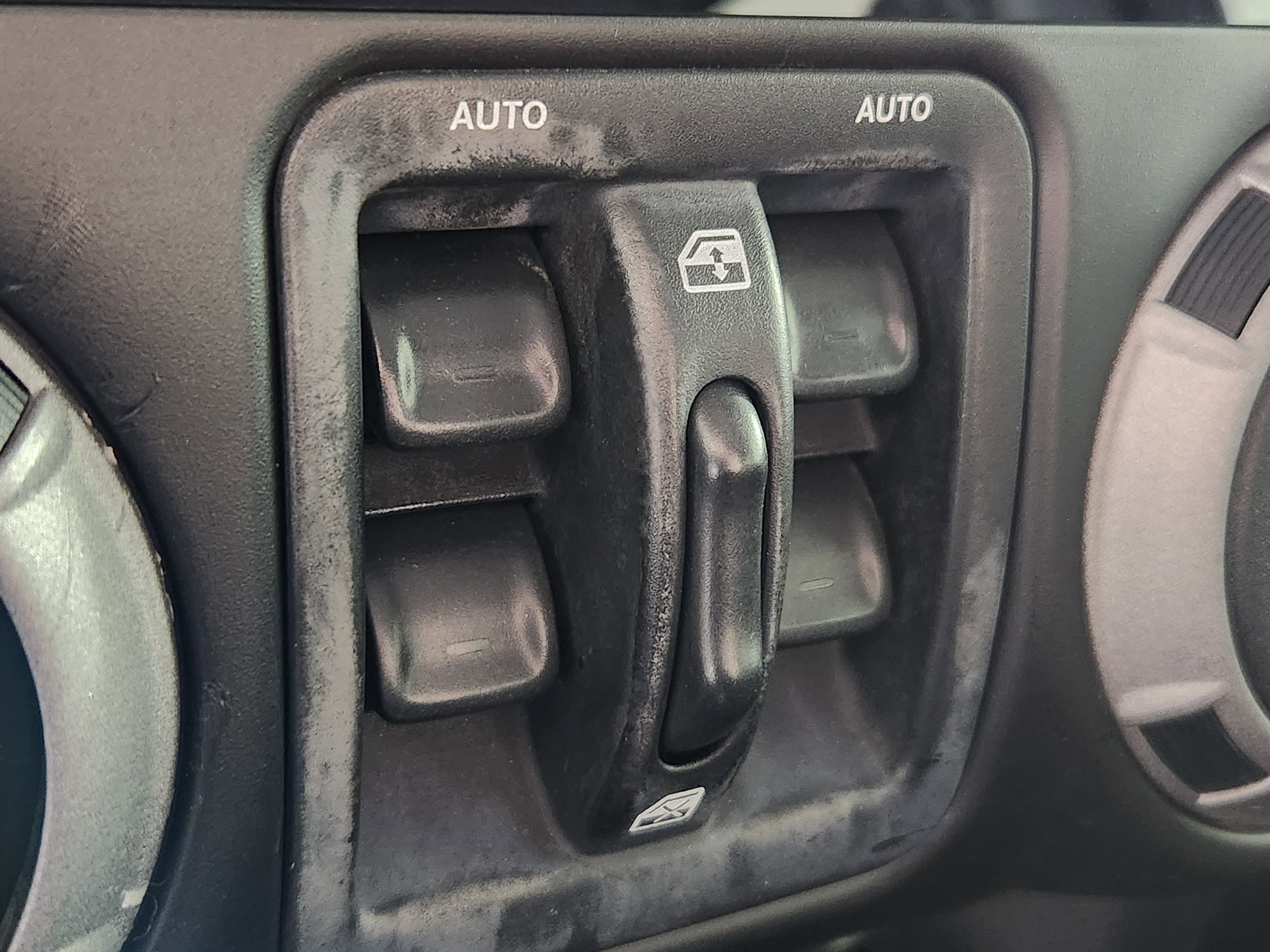 Used 2013 Jeep Wrangler Unlimited Sport image 25