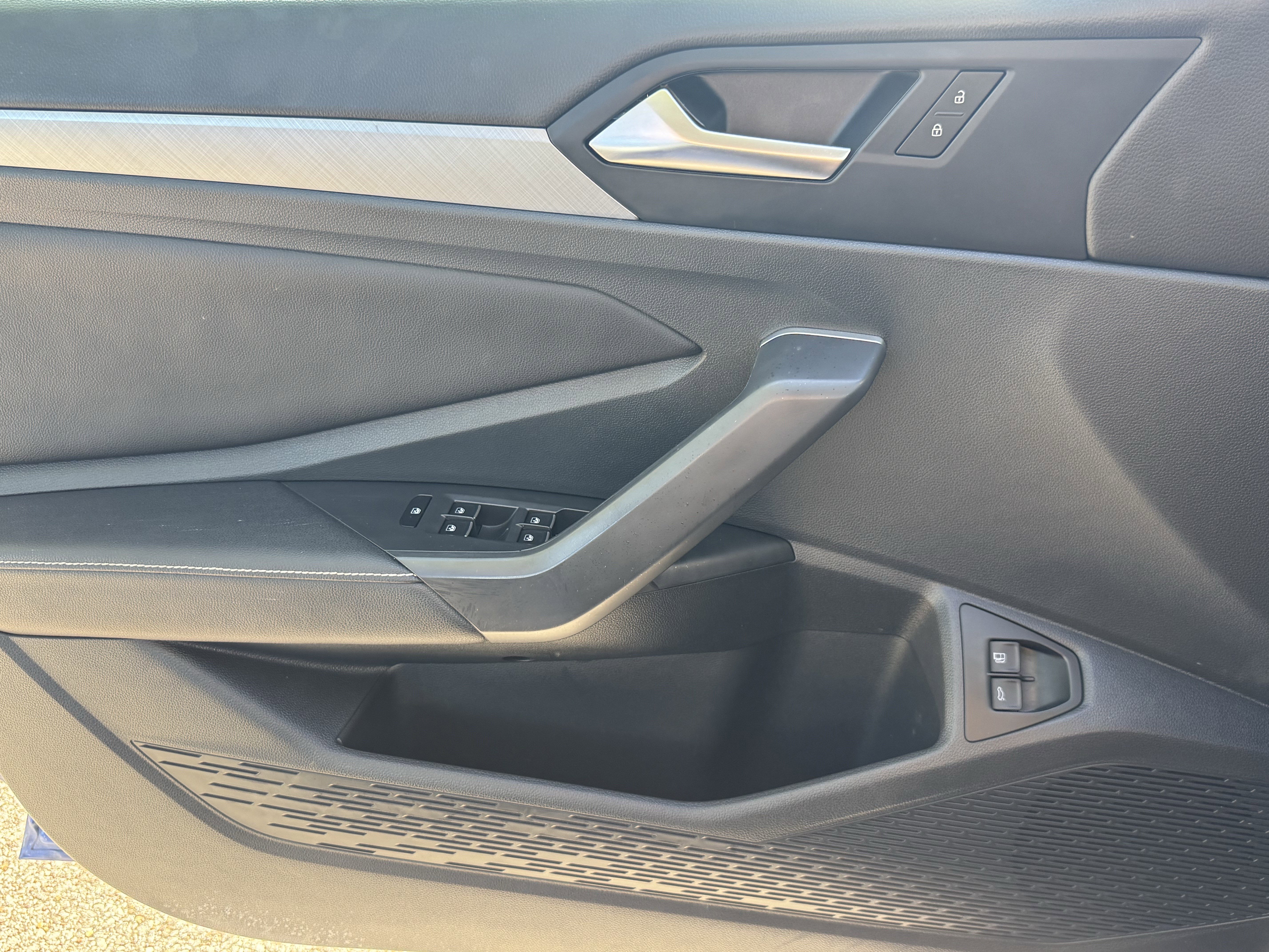 Used 2024 Volkswagen Jetta SE image 14