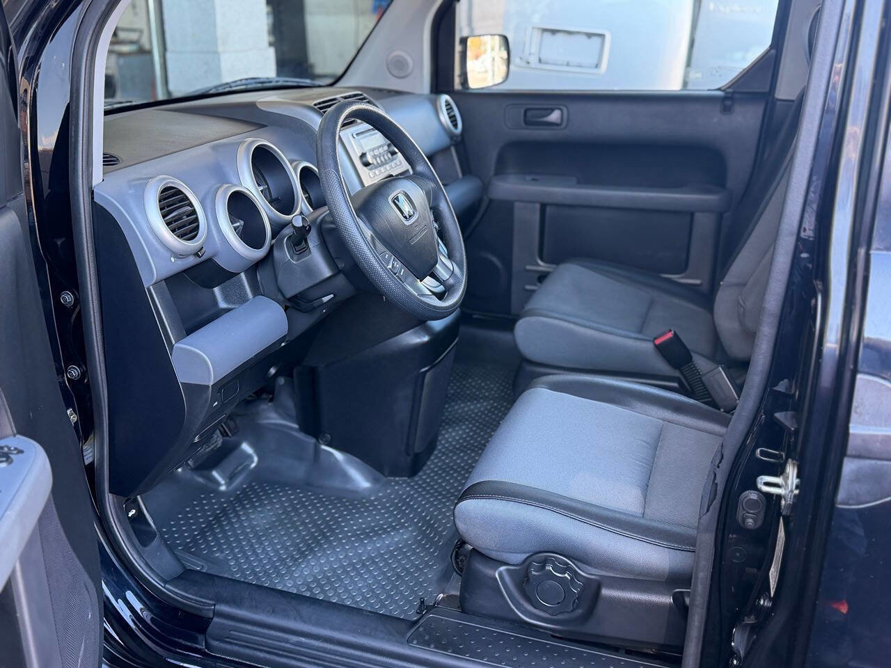 Used 2006 Honda Element EX image 2