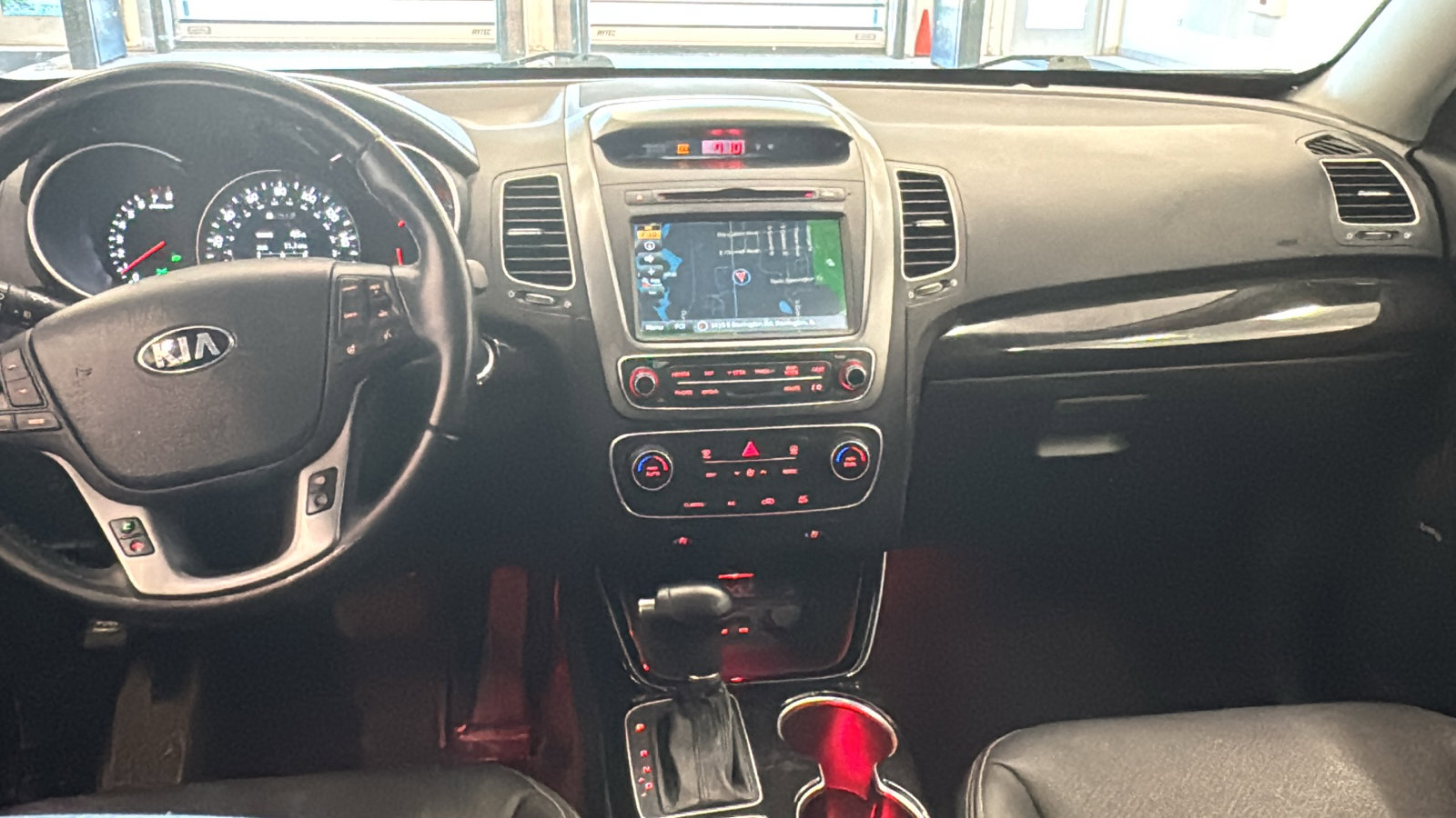 Used 2014 Kia Sorento SX w/ 3rd Row Package AWD/4WD image 11