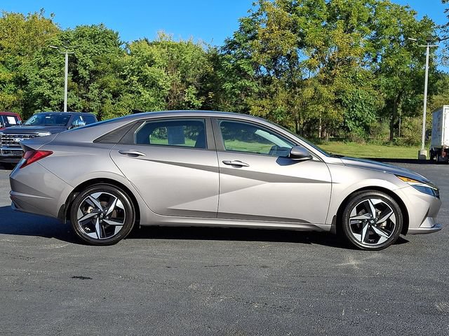 Used 2023 Hyundai Elantra SEL FWD image 10
