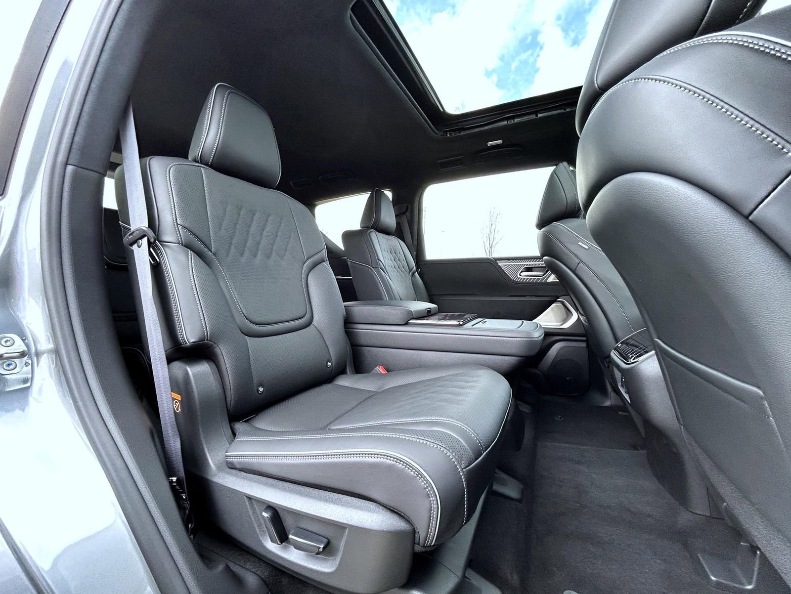 New 2026 INFINITI QX80 Autograph image 18