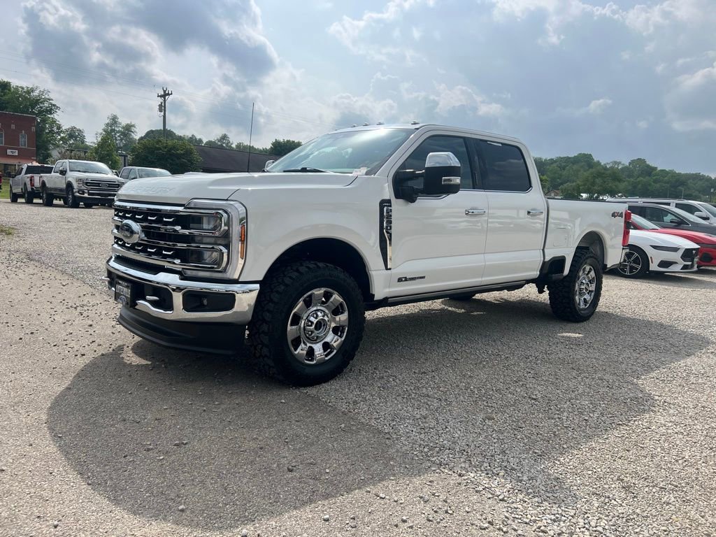 Used 2024 Ford F250 4x4 Crew Cab Super Duty image 4