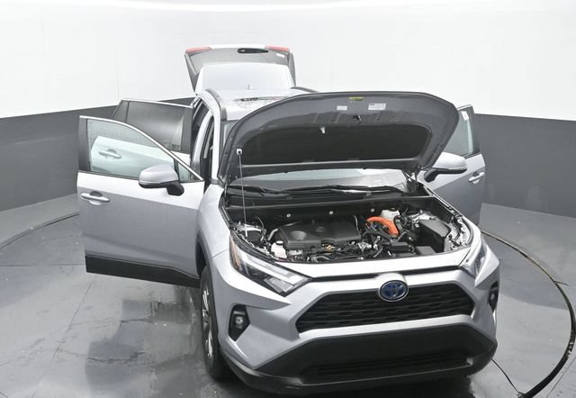 Used 2022 Toyota RAV4 XLE Premium AWD/4WD image 36