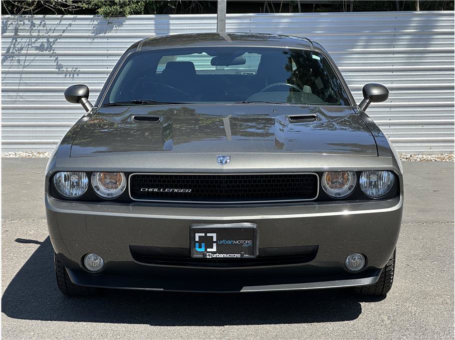 Used 2010 Dodge Challenger SE RWD image 7