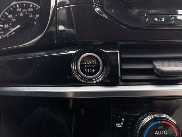 Used 2023 Nissan Pathfinder SL AWD/4WD image 18