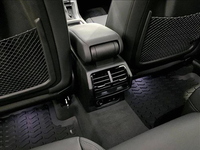 Used 2024 Audi Q3 2.0T Premium w/ Convenience Package AWD/4WD image 25