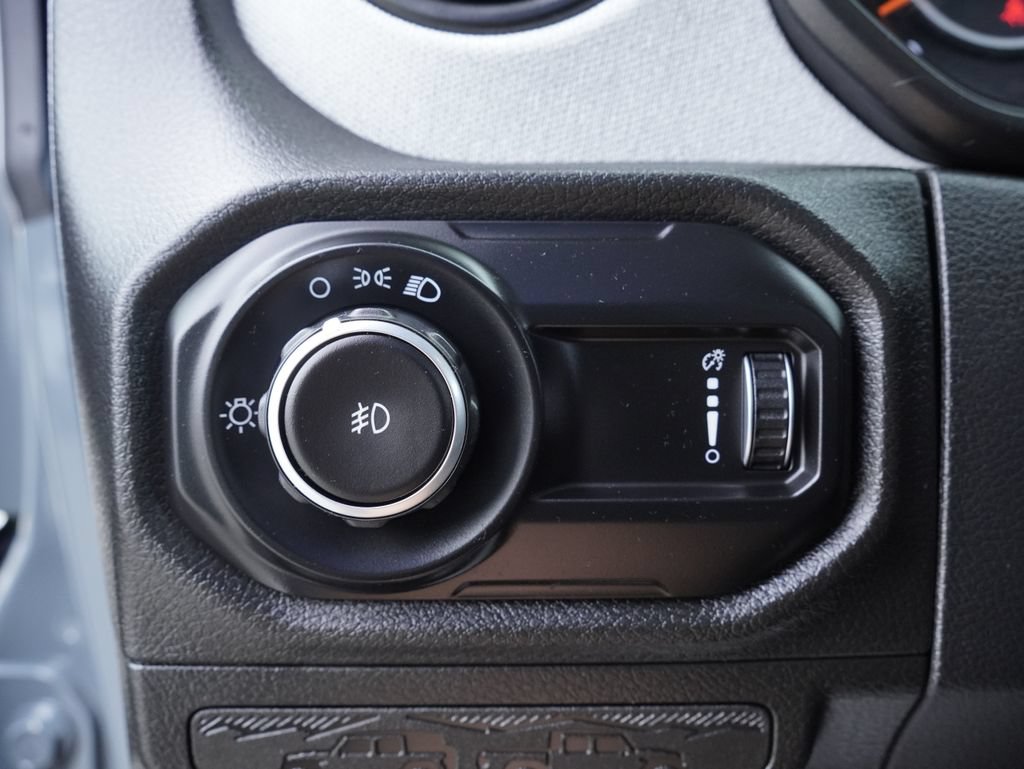 Certified 2026 Jeep Wrangler Sport AWD/4WD image 12