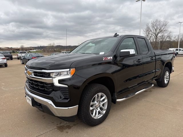 Used 2023 Chevrolet Silverado 1500 LT w/ Z71 Off-Road Package image 10